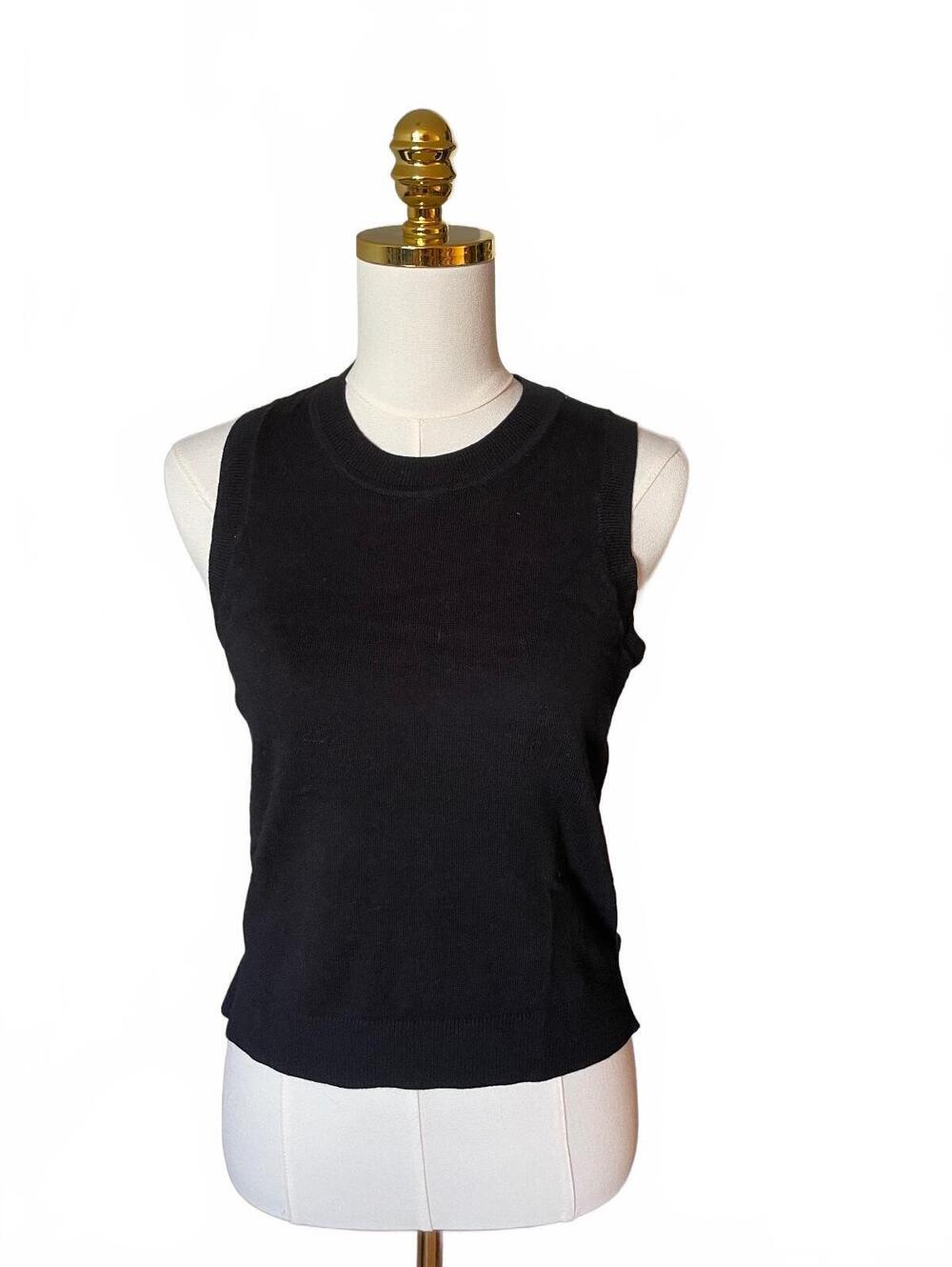 Banana republic Black Sleeveless Knit Top vest Size small